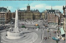 AMSTERDAM - Dam met Koninklijk Paleis en Nationaal Monument