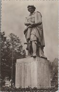 AMSTERDAM - Standbeeld Rembrandt van Rhijn