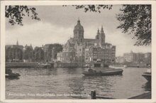 AMSTERDAM - Prins Hendrikkade met St. Nicolaaskerk