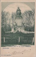 AMSTERDAM - Standbeeld Joost van den Vondel. Vondelpark