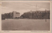 ENSCHEDE - Ripperdastraat met R. K. Ziekenhuis