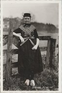 STAPHORST - Bij het hek