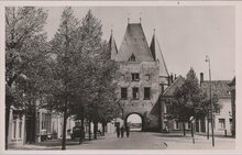 KAMPEN - Koornmarkt met Koornmarktspoort