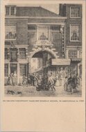 AMSTERDAM - De Groote Vischpoort naar het Damrak gezien, te Amsterdam in 1780