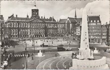 AMSTERDAM - Dam met Koninklijk Paleis en Nationaal Monument
