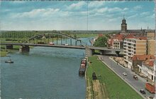 DEVENTER - Gezicht op Deventer met Wilhelminabrug