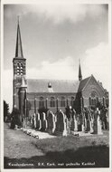 KWADENDAMME - R.K. Kerk met gedeelte Kerkhof
