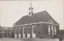 BRUINISSE - Ned. Herv. Kerk en Pastorie