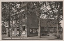 OOSTKAPELLE - Gemeentehuis en N.H. Kerk