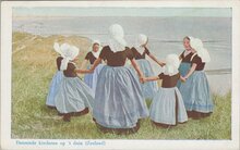 ZEELAND - Dansende kinderen op 't duin