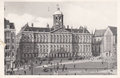 AMSTERDAM-Dam-met-Koninklijk-Paleis