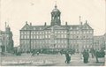 AMSTERDAM-Dam-met-Koninklijk-Paleis