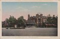 AMERSFOORT-Stationsplein-met-Standbeeld-Joh.-van-Oldenbarneveld