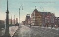 AMSTERDAM-Damrak-met-Victoria-Hotel