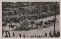 AMSTERDAM-De-Gouden-Koets-op-de-rijtoer-na-de-inhuldiging-op-het-Leidscheplein-6-September-1948