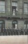AMSTERDAM-H.-M.-de-Koningin-en-Z.-K.-H.-de-Prins-op-het-Balkon-voor-het-Kon.-Paleis
