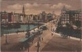 AMSTERDAM-Stationsplein-met-Damrak