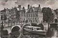 AMSTERDAM-O.-Z.-Voorburgwal-met-Huis-a.d.-drie-Grachten